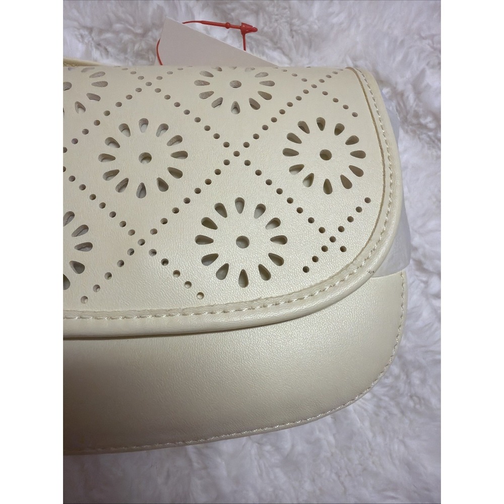Cat & Jack Yellow Cream Laser Cut Floral Saddle Crossbody Purse Kids NWT - Picture 3 of 6
